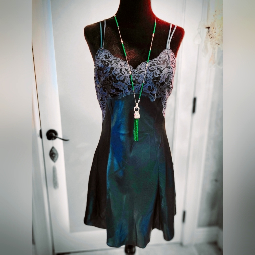 Vintage 90s Victoria’s Secret Slip Dress. Emerald Green, Sexy, Romantic. XSmall